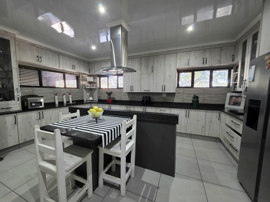 4 Bedroom Property for Sale in Jan Cillierspark Free State
